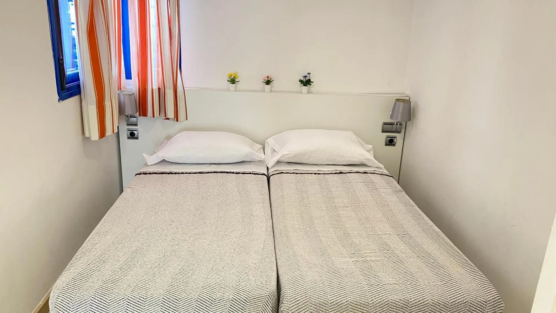 ベナルマデナApartamento Los Patos Piscina Parkingアパートメント アパート