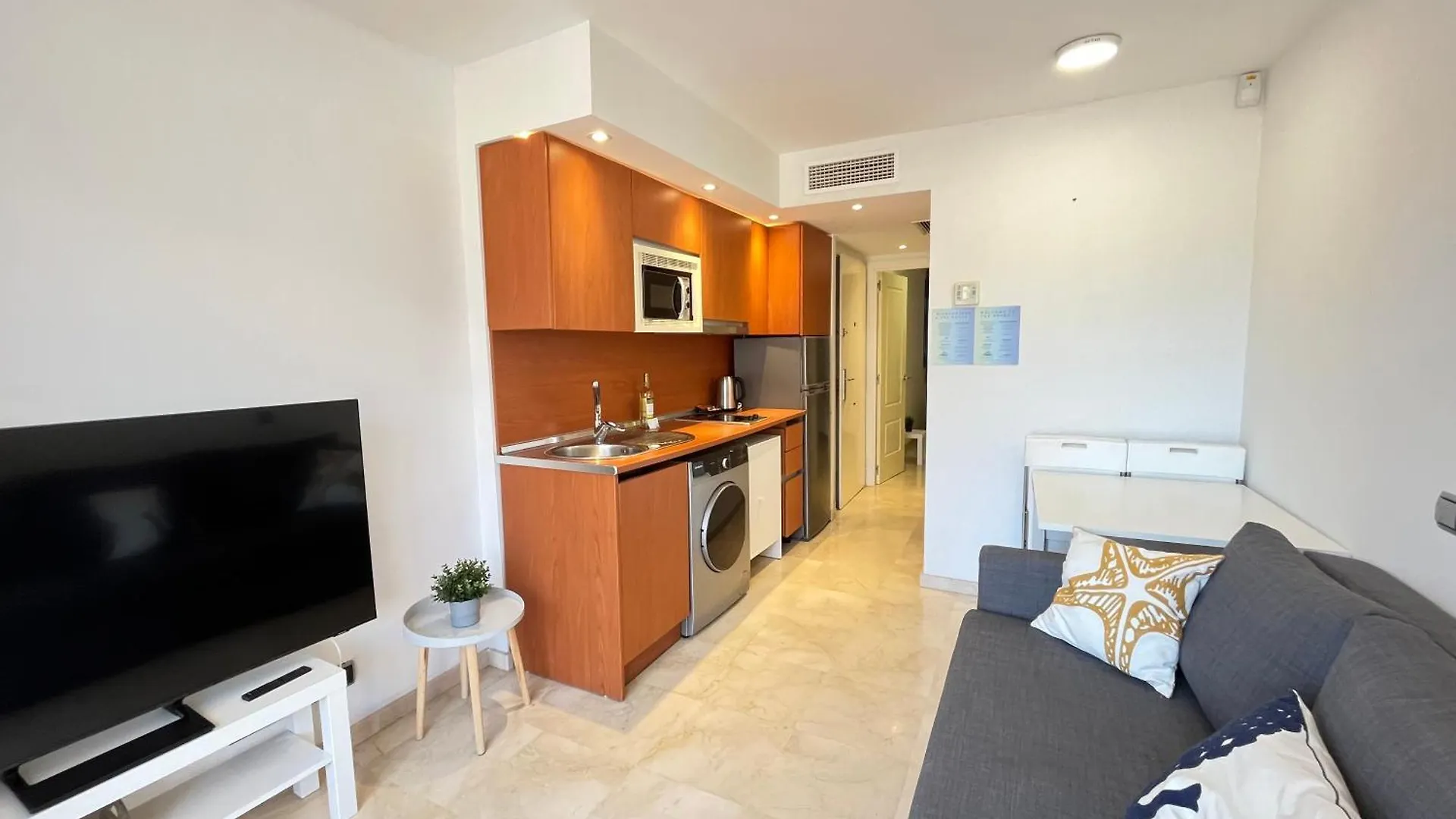 アパート ベナルマデナApartamento Los Patos Piscina Parkingアパートメント