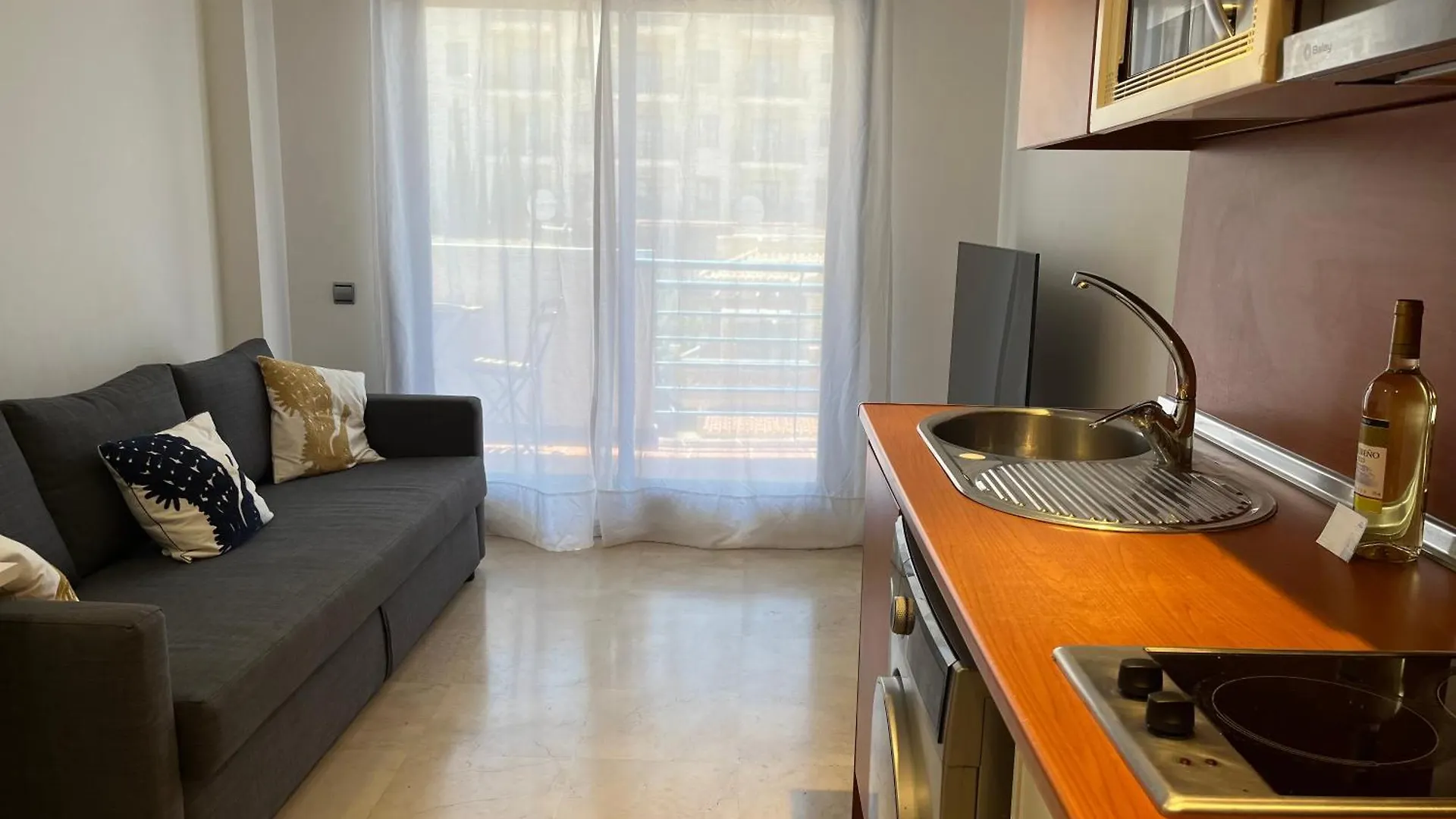 ベナルマデナApartamento Los Patos Piscina Parkingアパートメント 0*, ベナルマデナ スペイン
